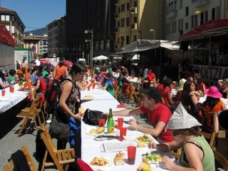 Udalak epaitegi atarian jarri nahi ditu txosnak, eragileen iritziaren kontra