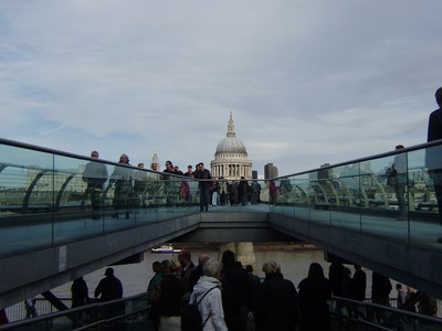 St. Paul's Cathedral Millenium bridge-tik