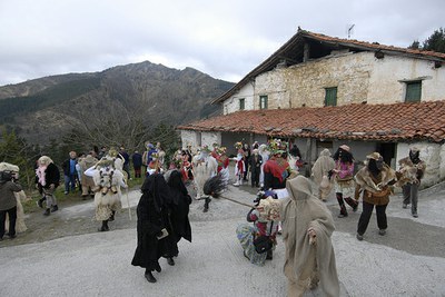 Badatoz Eibarko Aratosteak 2010eko Koko-dantzekin