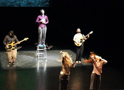 Iker Gomez eibartarrak dantza garaikidea dakar Coliseora
