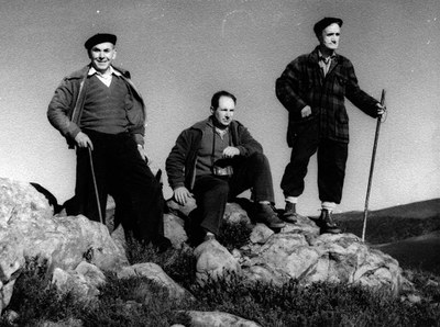 Juan San Martinen argazki bilduma sareratuko dute