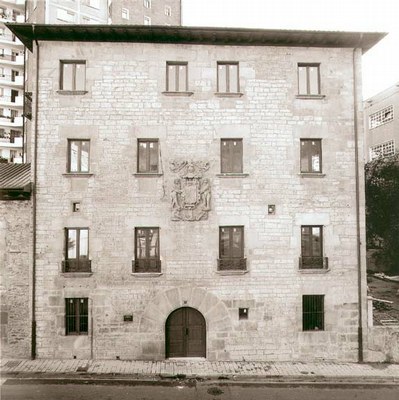 UEUren udaberriko ikastaroen egitaraua Eibarren