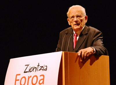 Alain Touraine: “Gizartearen amaiera da”