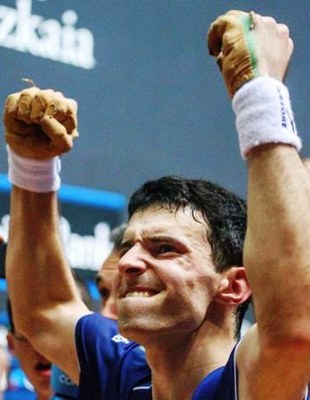 Altunak historia egin nahi du