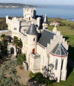  Euskaldunen aitaren behatoki-gaztelua