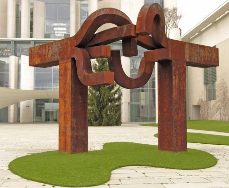 Berlin, Chillida