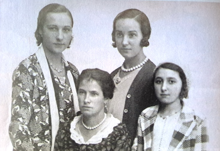 Enriqueta (Pilar, Luisa eta Visia Esther)