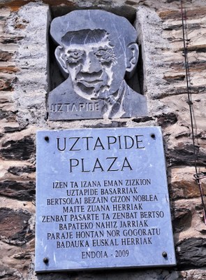 Uztapide Plaza.jpg