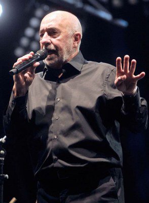 Mende erdi luze kantatzen