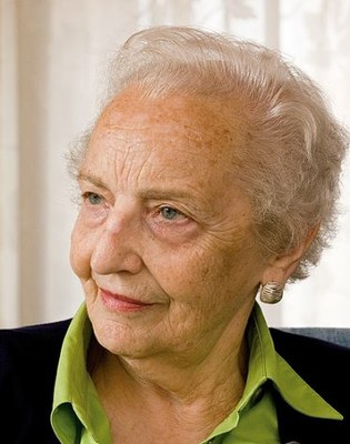 Miren Jone Azurza, kazetari aitzindaria, zendu