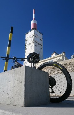 Mont Ventoux: haizetsua ez ezik,  mitikoa eta zirraragarria