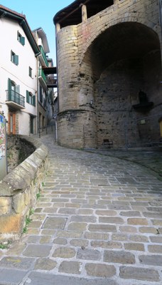 Orioko parrokiatik bertako hondartzara, Donostian zehar