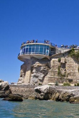 Pateren inbasioa iragarri zuen filma