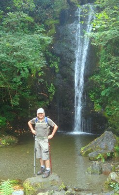 Putzu Beltzeraino joan eta ubide gainetik itzuli