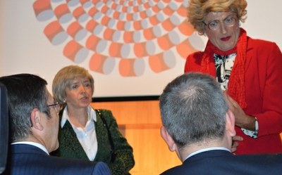 Eske soberak ez du adiskiderik galtzen