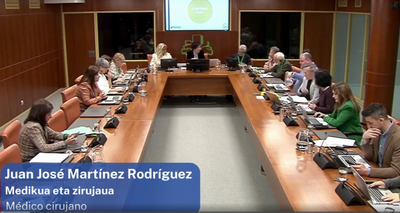  Medikuak Eusko Legebiltzarrean ikerketa eskatzen