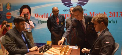 2013ko Munduko xake txapelketa jokoan Chennain... eta Interneten
