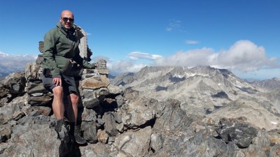 Neu Gran Fachako gailurrean, nere lehenengo 3000koa Neu Gran Fachako gailurrean, nere lehenengo 3000koa