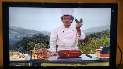 "Gernikako piperrak bixeraz beteak" "Gernikako piperrak bixeraz beteak"