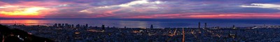 Barcelonako skylinea egunsentian Barcelonako skylinea egunsentian