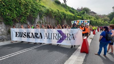 Agurrak, etenak eta nerabeak