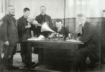 Preso batek kantatu zuen 1916an, preso darrai kantuak 2014an