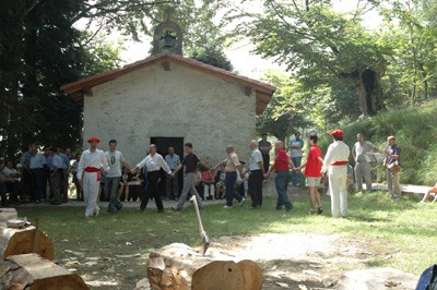 Soka-dantza-Azurtzan03.jpg Soka-dantza-Azurtzan03.jpg