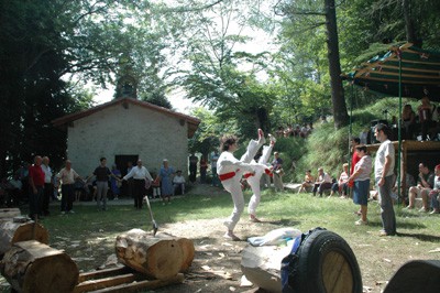 Soka-dantza-Azurtzan05.jpg Soka-dantza-Azurtzan05.jpg