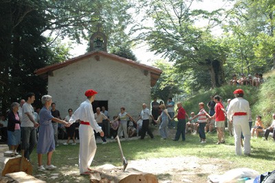 Soka-dantza-Azurtzan06.jpg Soka-dantza-Azurtzan06.jpg