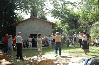 Soka-dantza-Azurtzan07.jpg Soka-dantza-Azurtzan07.jpg