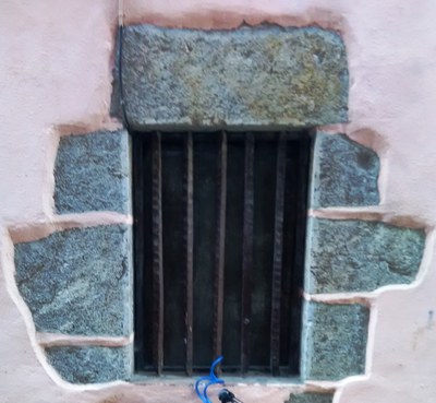 Eskuz ijeztutako barrak