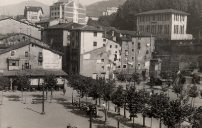 Eibarko TUPI tabernian historixia eta izenan jatorrixa, 'Petit Tupinamba'