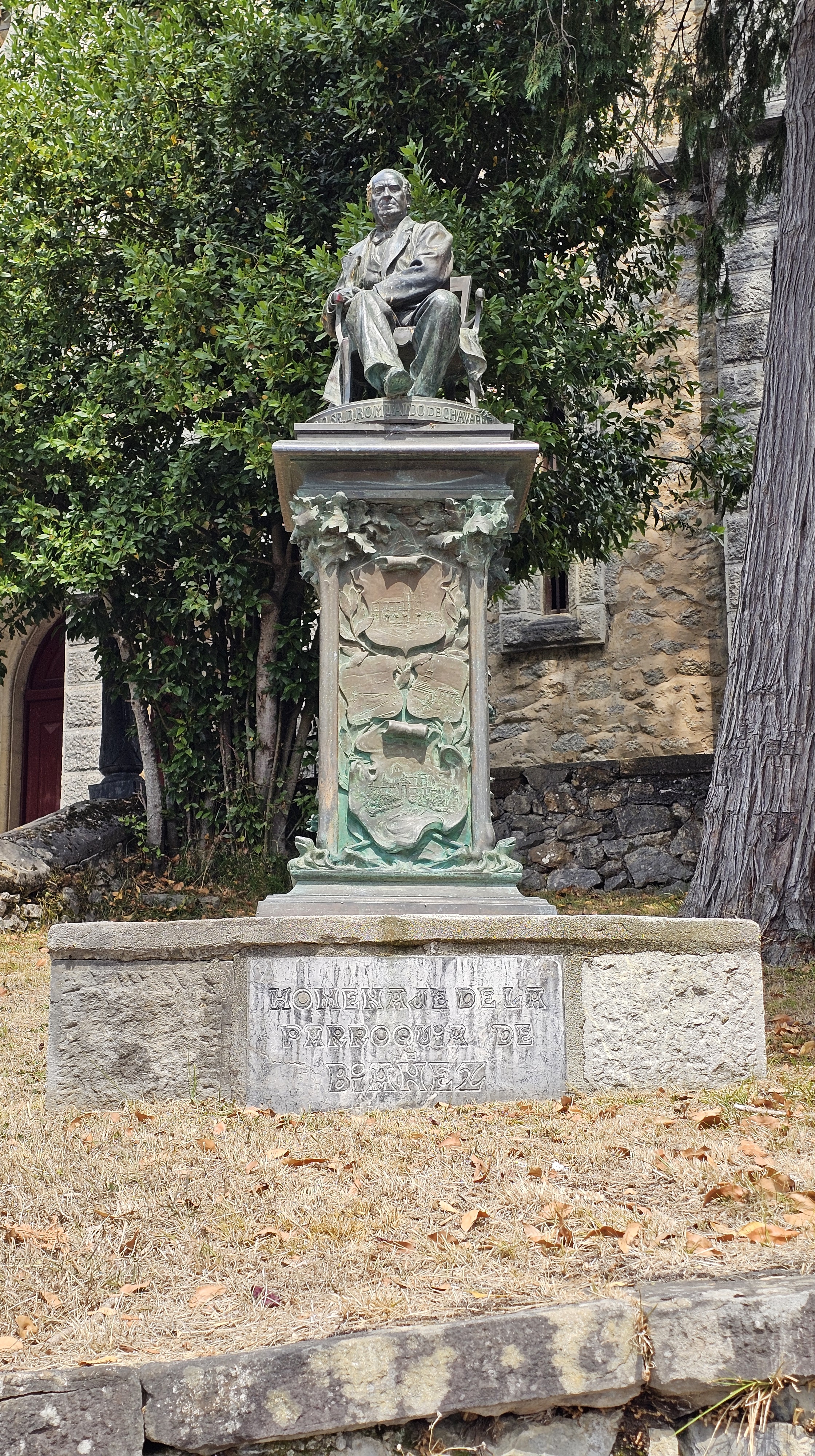 Romualdo Txabarri (Ibañez, 1819-1899) - Brontzezko estatua