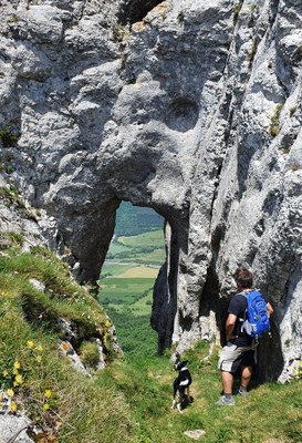 Legunbeko haitza eta zuloa, Arabak eta Nafarroak bat egiten duten tokia #100mendi